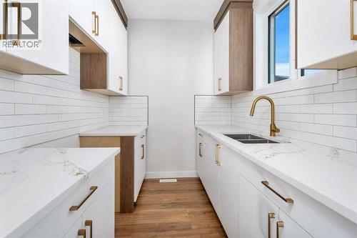 19 Everson Close, Red Deer, AB - Indoor Photo Showing Kitchen With Double Sink With Upgraded Kitchen