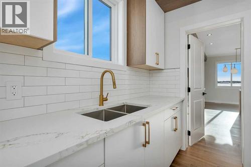19 Everson Close, Red Deer, AB - Indoor Photo Showing Kitchen With Double Sink With Upgraded Kitchen