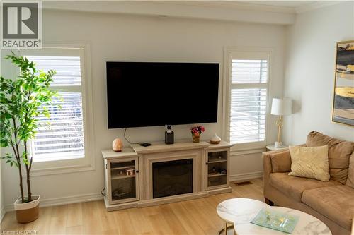 4614 Keystone Crescent, Burlington, ON - Indoor Photo Showing Living Room With Fireplace
