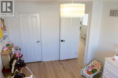 4614 Keystone Crescent, Burlington, ON - Indoor