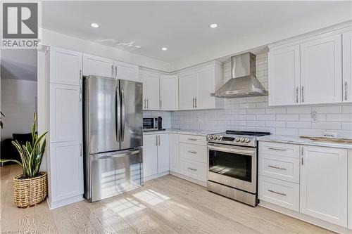 32 Hudson Drive, Cayuga, ON - Indoor Photo Showing Kitchen With Upgraded Kitchen
