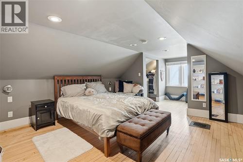 923 7Th Avenue N, Saskatoon, SK - Indoor Photo Showing Bedroom