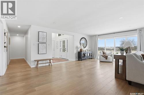 115 Whiteswan Drive, Saskatoon, SK - Indoor Photo Showing Living Room