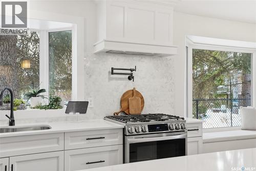 115 Whiteswan Drive, Saskatoon, SK - Indoor Photo Showing Kitchen With Upgraded Kitchen