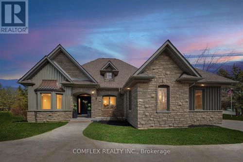 2 TAUNUS COURT  Clarington, ON L1C 4H5