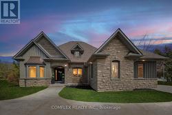 2 TAUNUS COURT  Clarington, ON L1C 4H5