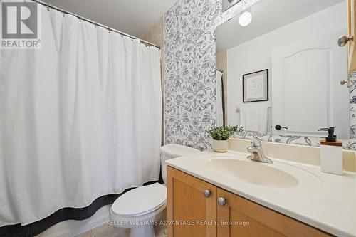 90 Collis Drive, Aurora, ON - Indoor Photo Showing Bathroom