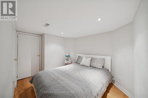 90 Collis Drive, Aurora, ON - Indoor Photo Showing Bedroom