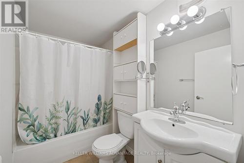 90 Collis Drive, Aurora, ON - Indoor Photo Showing Bathroom