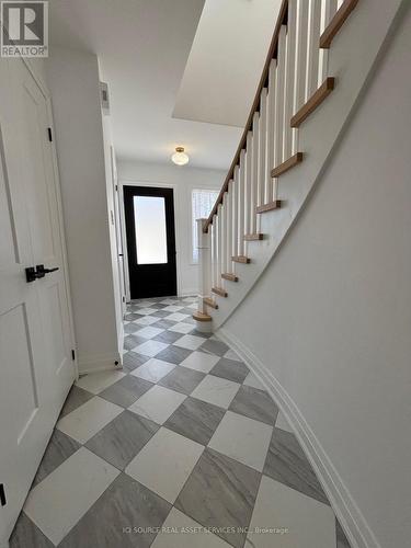 851 Sweetwater Crescent, Mississauga, ON - Indoor Photo Showing Other Room