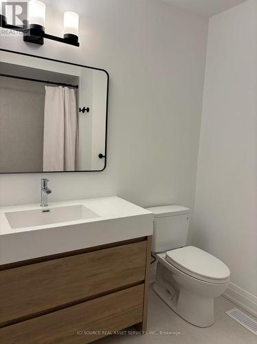 851 Sweetwater Crescent, Mississauga, ON - Indoor Photo Showing Bathroom