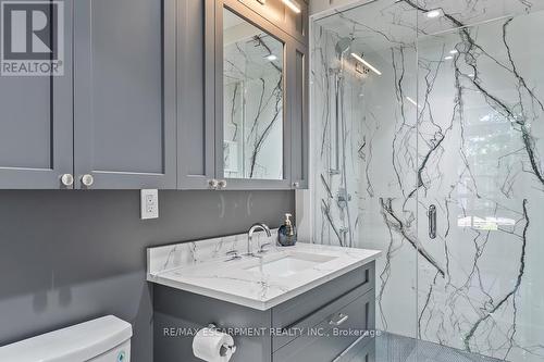 905 Sangster Avenue, Mississauga, ON - Indoor Photo Showing Bathroom