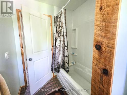0 River Road, Englehart (Central Timiskaming), ON - Indoor Photo Showing Bathroom
