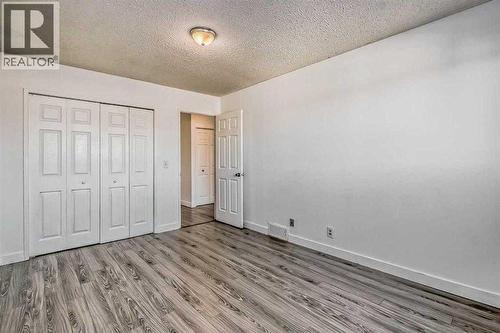 39 Bermuda Drive, Calgary, AB - Indoor Photo Showing Other Room