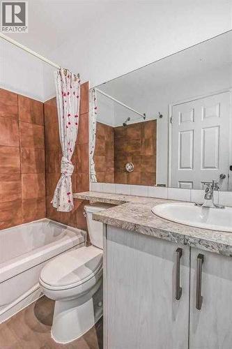 39 Bermuda Drive, Calgary, AB - Indoor Photo Showing Bathroom