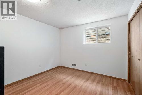 39 Bermuda Drive, Calgary, AB - Indoor Photo Showing Other Room