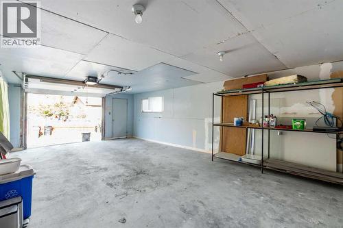 39 Bermuda Drive, Calgary, AB - Indoor