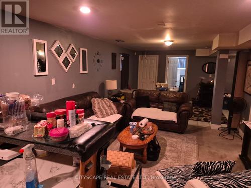 60 Castlewood Place, Cambridge, ON - Indoor Photo Showing Living Room