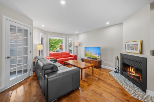 775Z Rue de Namur  Saint-Lambert, QC J4S 1Z5