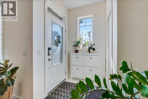 145 Lucas Crescent Nw, Calgary, AB - Indoor Photo Showing Other Room