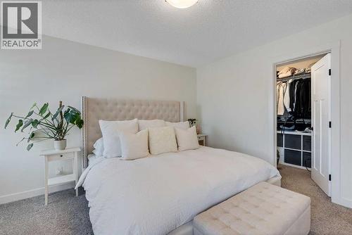 145 Lucas Crescent Nw, Calgary, AB - Indoor Photo Showing Bedroom