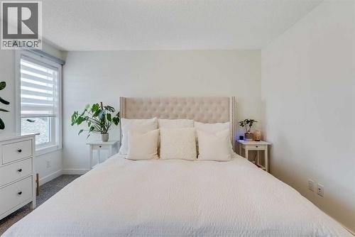 145 Lucas Crescent Nw, Calgary, AB - Indoor Photo Showing Bedroom