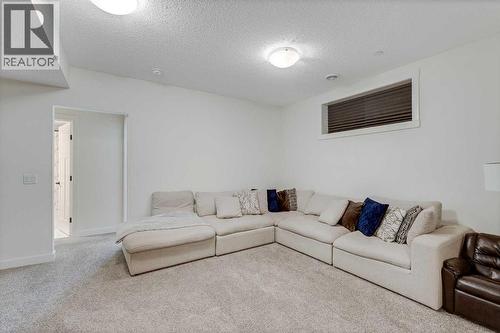 145 Lucas Crescent Nw, Calgary, AB - Indoor Photo Showing Living Room