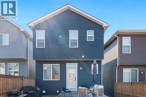 145 Lucas Crescent Nw, Calgary, AB - Outdoor