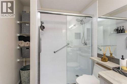 4, 20 Jacobs Close, Red Deer, AB - Indoor Photo Showing Bathroom