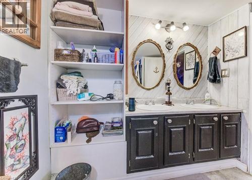 56 Lilac Street, Kitchener, ON - Indoor Photo Showing Bathroom