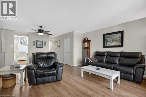 350 Quigley Road Unit# 232, Hamilton, ON - Indoor Photo Showing Living Room