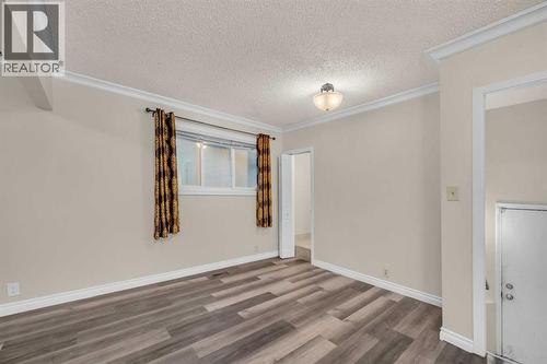 1527 52 Street Se, Calgary, AB - Indoor Photo Showing Other Room