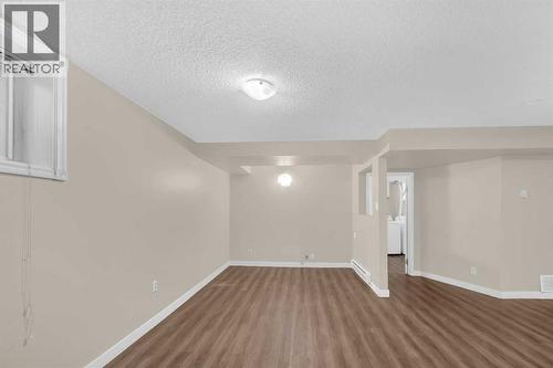 1527 52 Street Se, Calgary, AB - Indoor Photo Showing Other Room