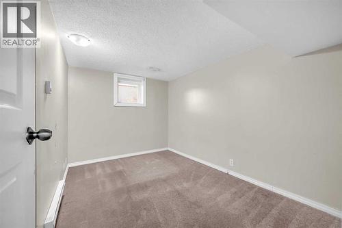 1527 52 Street Se, Calgary, AB - Indoor Photo Showing Other Room