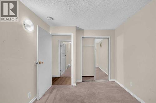 1527 52 Street Se, Calgary, AB - Indoor Photo Showing Other Room