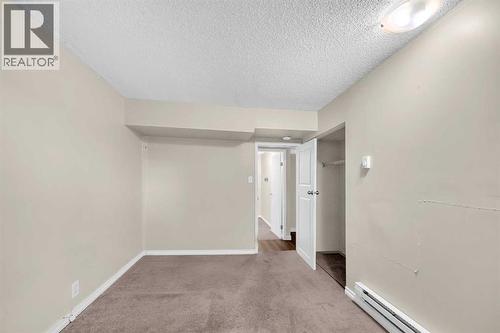 1527 52 Street Se, Calgary, AB - Indoor Photo Showing Other Room