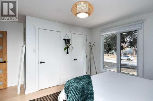 10219 Maplebrook Place Se, Calgary, AB - Indoor Photo Showing Bedroom