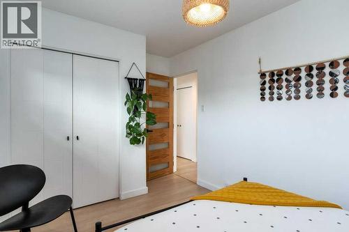10219 Maplebrook Place Se, Calgary, AB - Indoor Photo Showing Bedroom