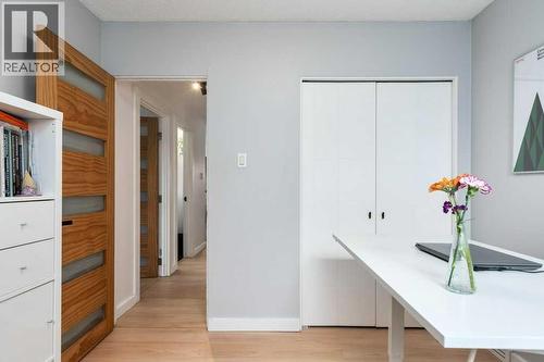 10219 Maplebrook Place Se, Calgary, AB - Indoor