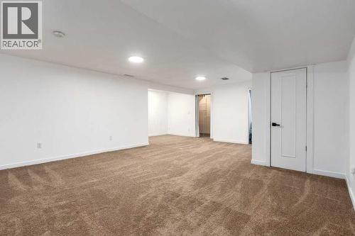 10219 Maplebrook Place Se, Calgary, AB - Indoor Photo Showing Other Room