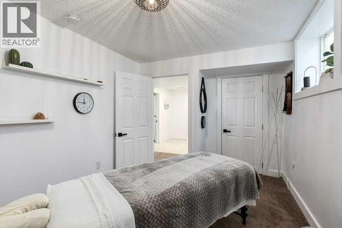 10219 Maplebrook Place Se, Calgary, AB - Indoor Photo Showing Bedroom