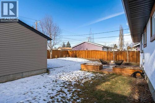10219 Maplebrook Place Se, Calgary, AB - Outdoor