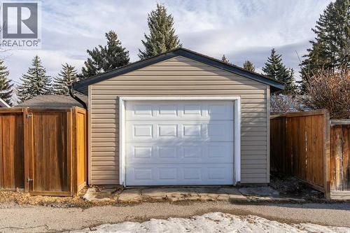 10219 Maplebrook Place Se, Calgary, AB - Outdoor