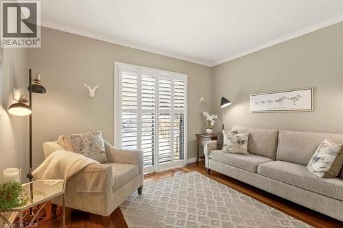 4017 Kingston Court, Burlington, ON - Indoor Photo Showing Living Room