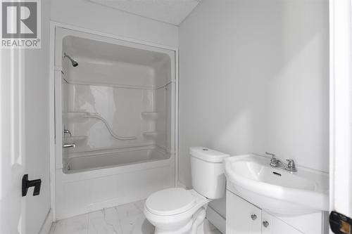 2521 U Line Rd, Hilton, ON - Indoor Photo Showing Bathroom