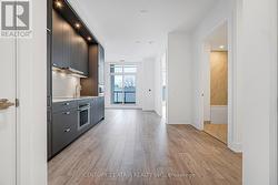 207 - 858 DUPONT STREET  Toronto, ON M6G 0C1