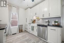 Beautiful finishes with farmhouse sink - 