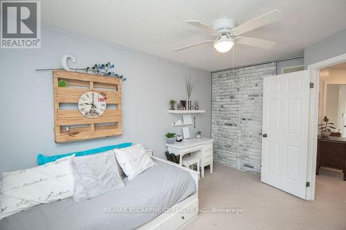 15 Meadowbank Drive, Hamilton, ON - Indoor Photo Showing Bedroom