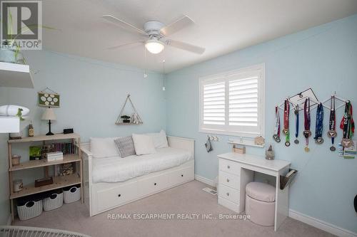 15 Meadowbank Drive, Hamilton, ON - Indoor Photo Showing Bedroom