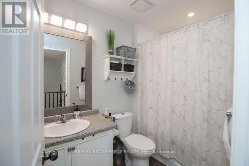15 Meadowbank Drive, Hamilton, ON - Indoor Photo Showing Bathroom